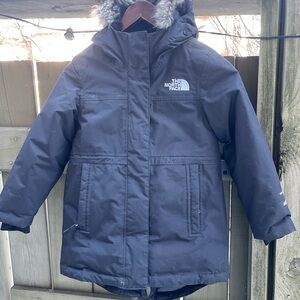 The North Face Black Kids down Jacket with Fur Hood